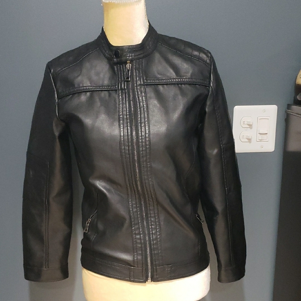 Sleek Black Faux Leather Jacket with Stand-Up Collar, Fitted Silhouette Kids 12